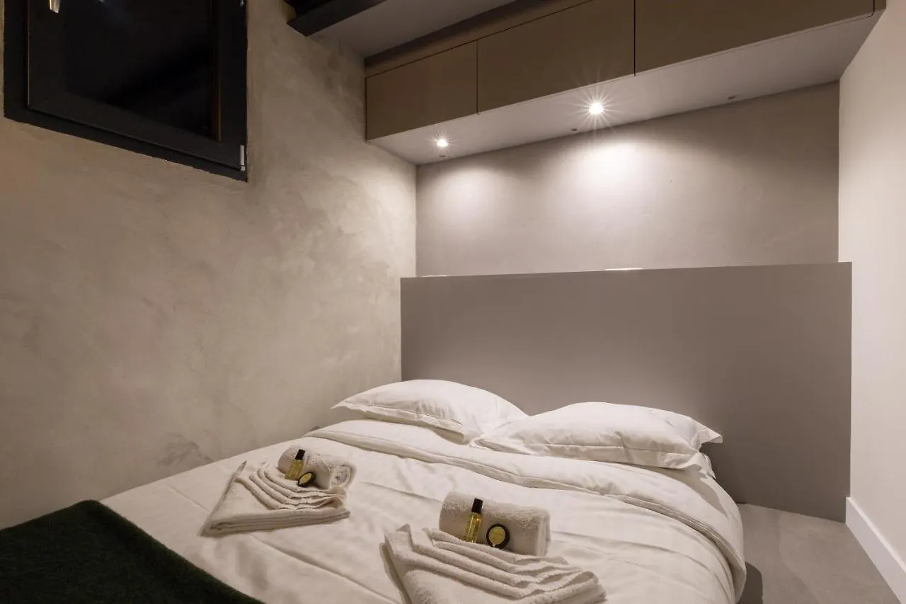 Lavie Maison Ac Palais Royal Souplex Paris Apartment